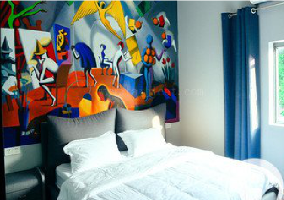 蒙自对于酒店的墙体彩绘而言更注重哪些方面？